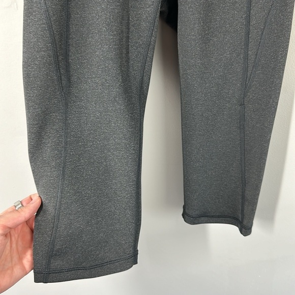 NWT Ivy Park Sculpted Crop Mid Rise Capri Leggings Size XS - Picture 6 of 16